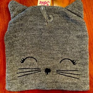 Girls winter hat with cat face